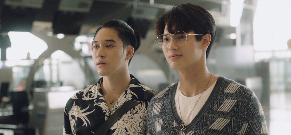 「F4 Thailand／BOYS OVER FLOWERS」より、M.J.（左）とガウィン（右）。