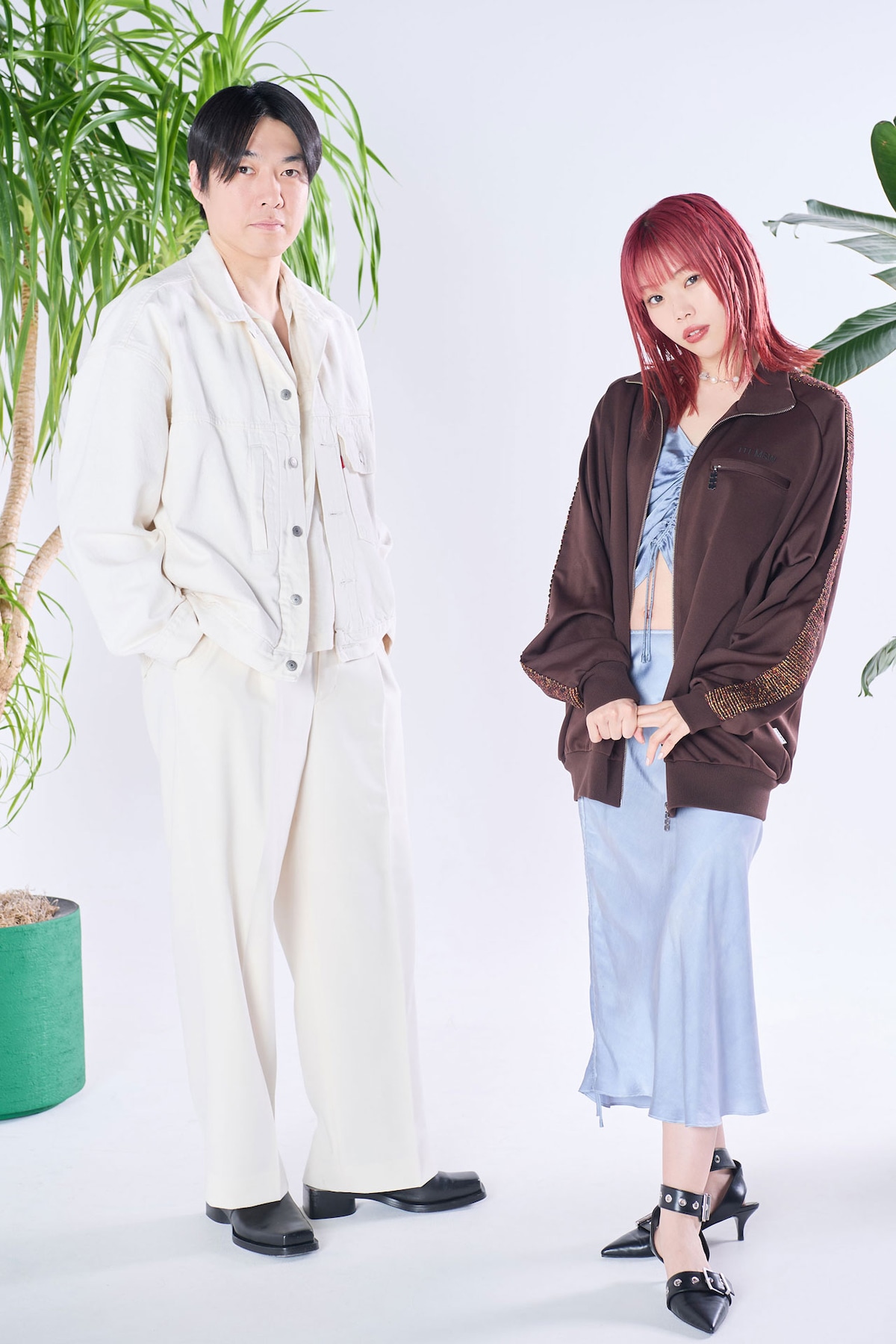 左から山内総一郎（フジファブリック）、アイナ・ジ・エンド。