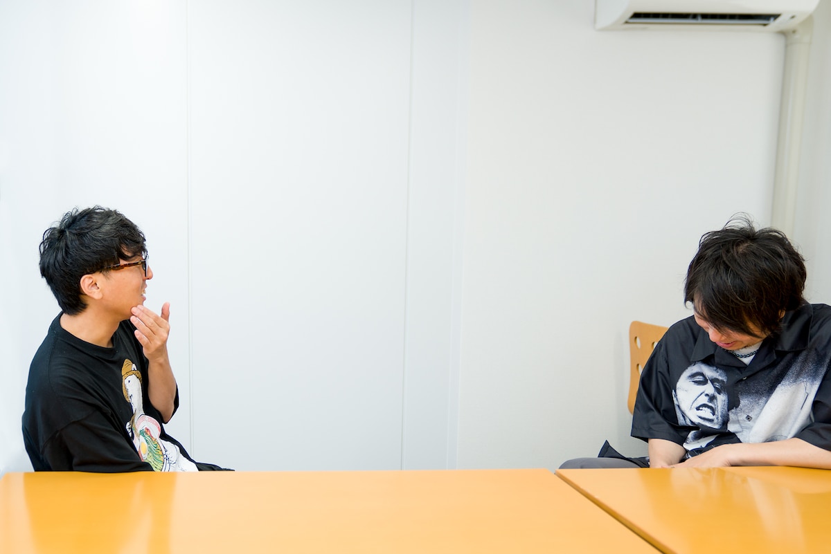 左から加藤誠、あおきえい。