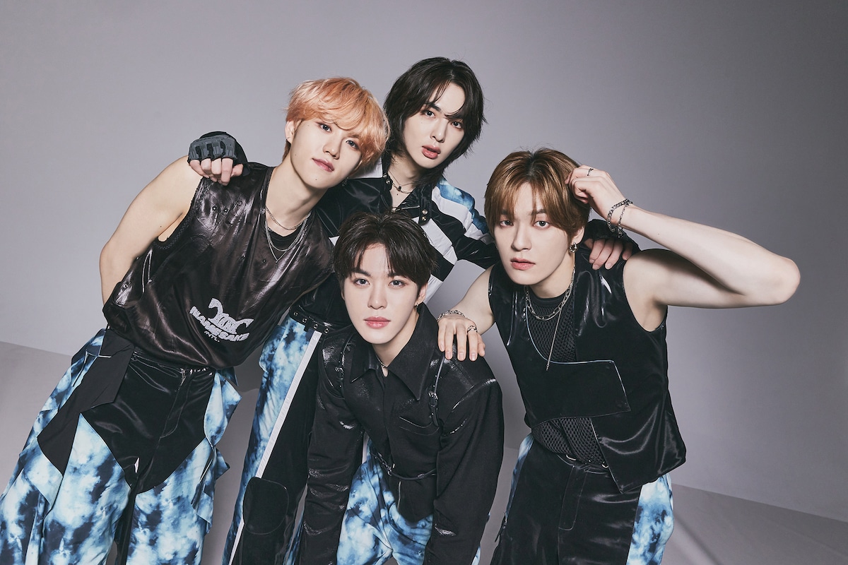 上段中央から時計回りでMU、WISH、A-MIN、YEWANG。