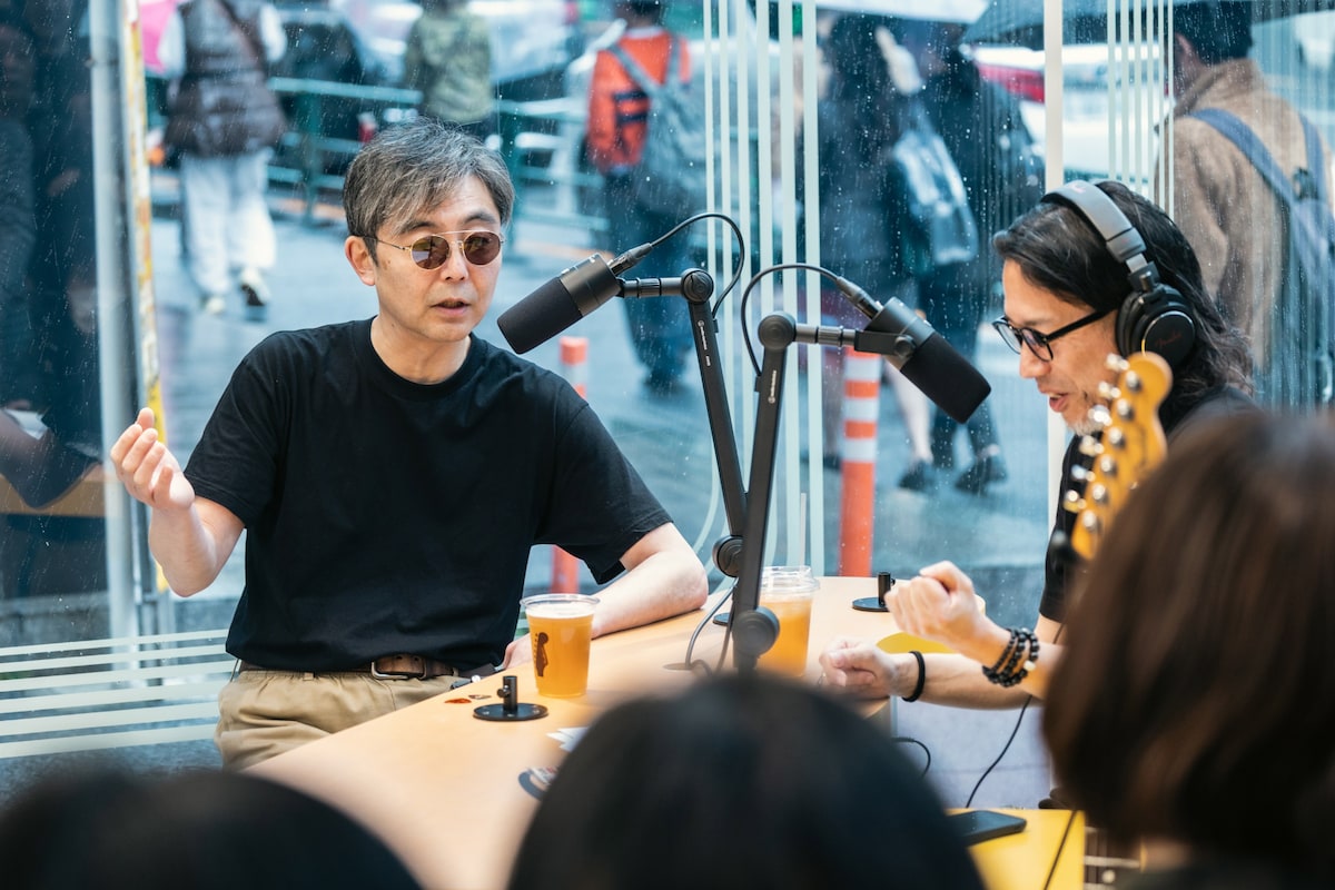 左から向井秀徳、ジョー横溝。