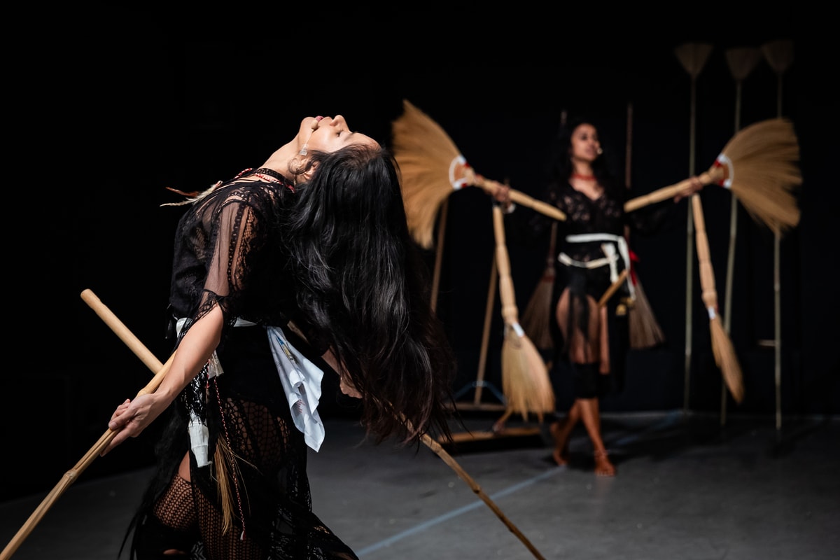 「マジック・メイド」より。（Photo by Bernie Ng, courtesy of Esplanade）