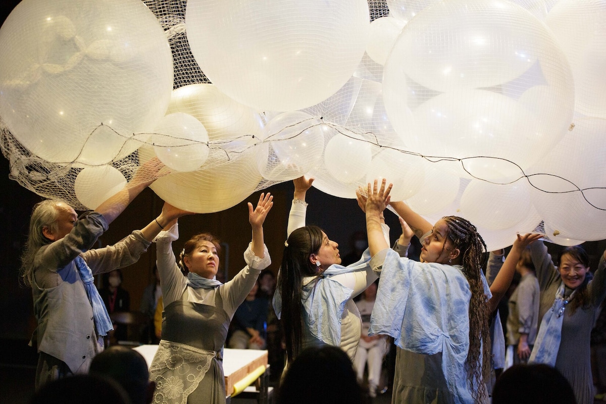 「うなぎの回遊 Eel Migration」ワーク・イン・プログレス公演より。（Photo by Suzuki Ryuichiro）