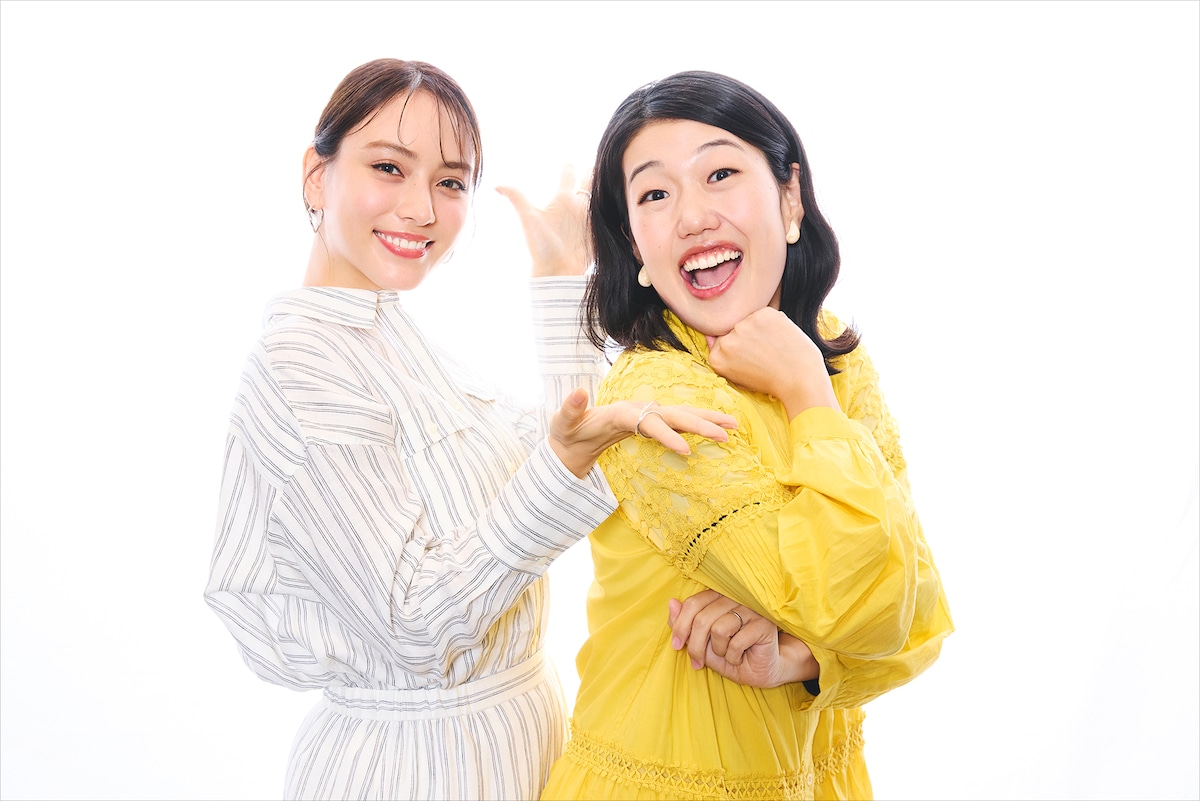 左から滝沢カレン、横澤夏子。