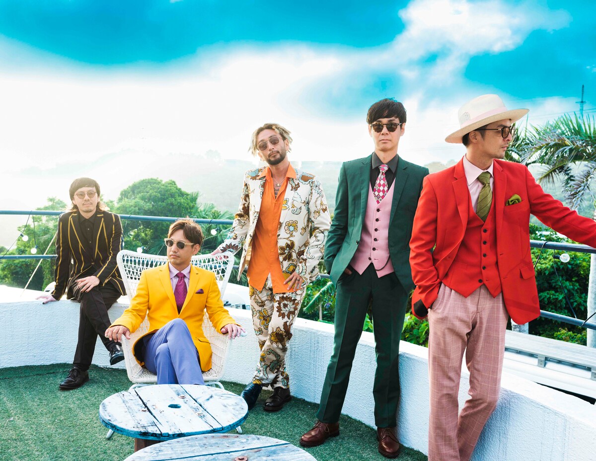 ORANGE RANGE。真ん中がRYO。