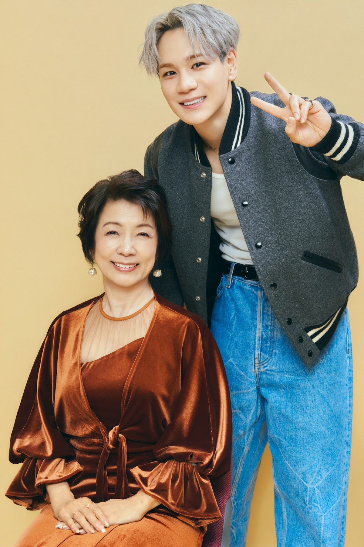 左から市毛良枝、豆原一成