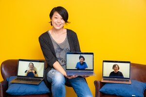 舞台手話通訳者は“ジョジョのスタンド”？樋口ミユ×加藤真紀子×高田美香×水野里香が挑む、舞台手話通訳付き公演「楽屋─流れ去るものはやがてなつかしき─」