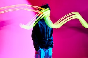 がらりインタビュー｜システムエンジニアからアーティストへ、理論派SSWの1stアルバムからほとばしる情熱