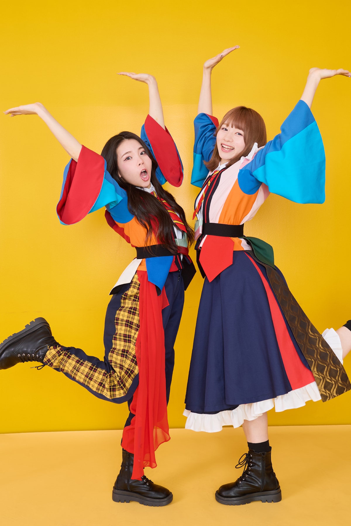 左からココ・パーティン・ココ、キラ・メイ。