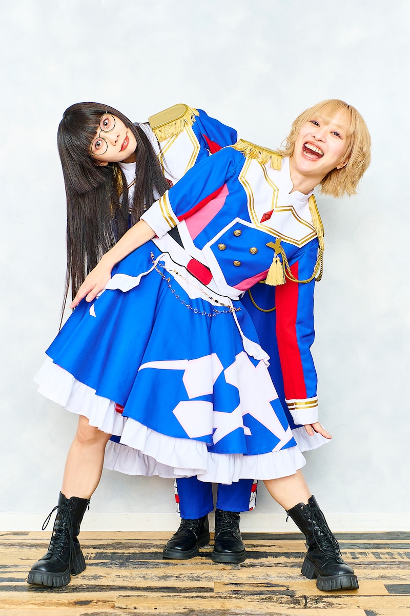 左からユイ・ガ・ドクソン、ユメノユア。