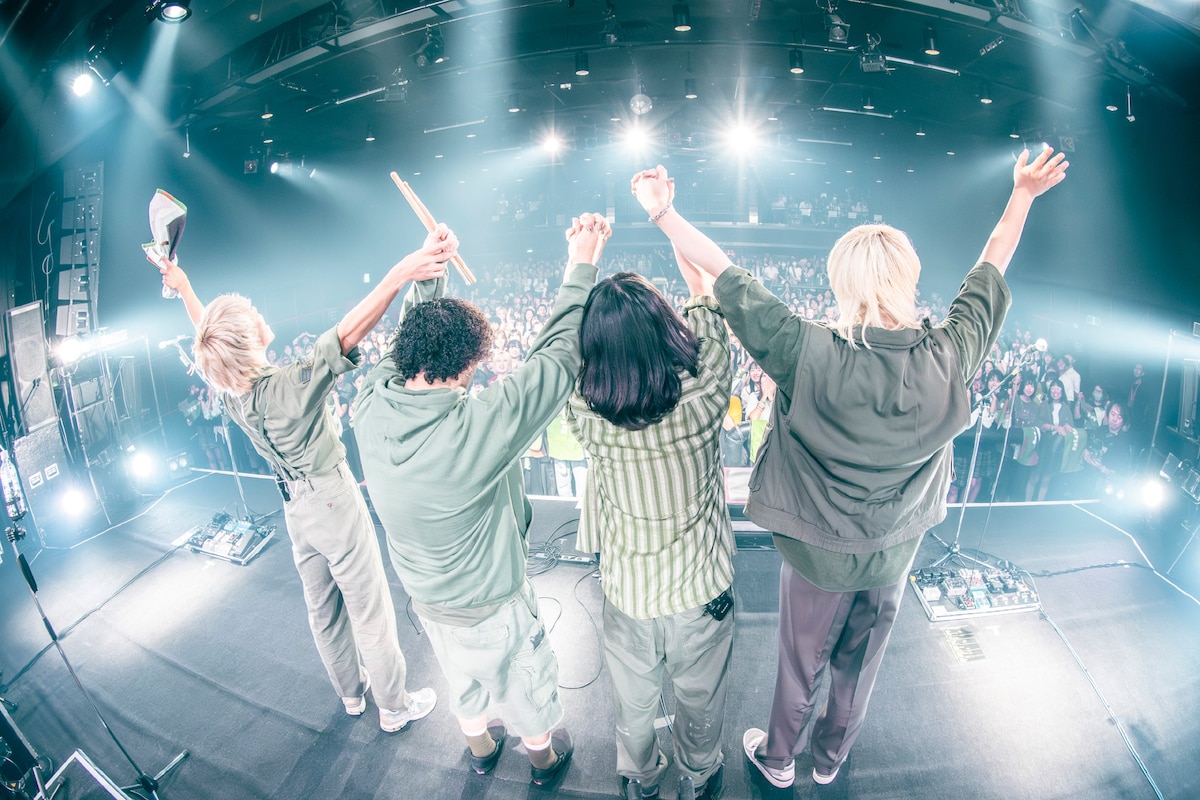 ガラクタが地元名古屋のファンにメジャーデビューを報告したワンマンライブ「Treasure in JUNK 」の様子。