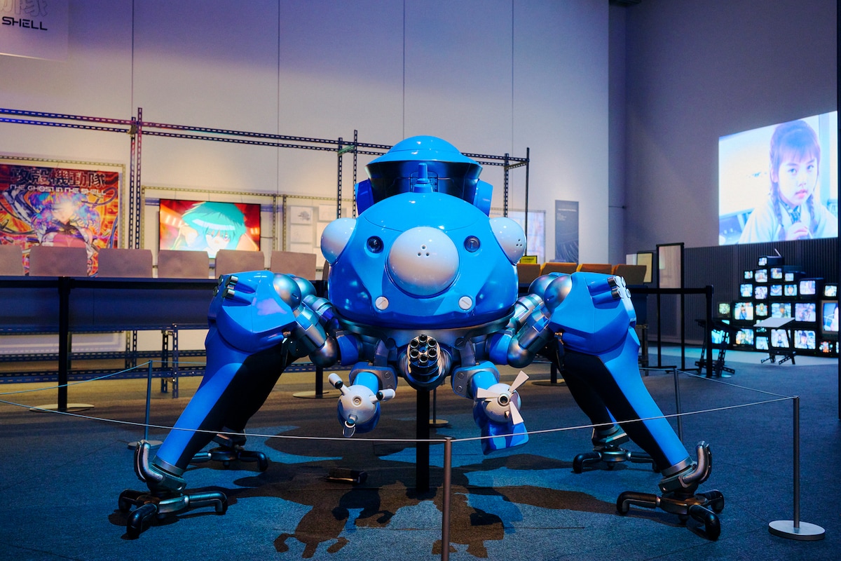 「攻殻機動隊 SAC_2045」に登場するタチコマ。サイズは実物大。