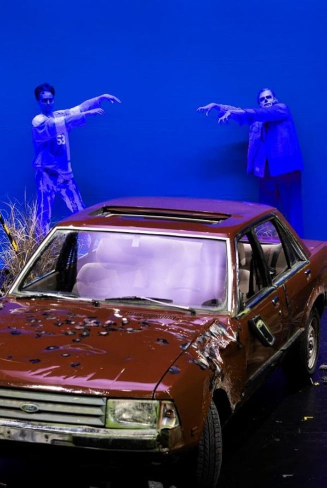 2026年5月にドイツ・ハノーファー州立劇場で初演された「Sliding Away」より。（Photo: Jörg Brüggemann, Ostkreuz）