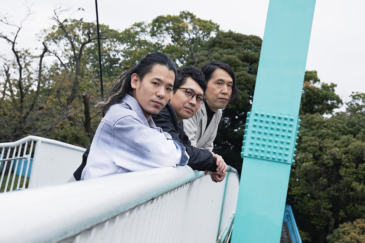 左から北尾亘、山本卓卓、矢内原充志。