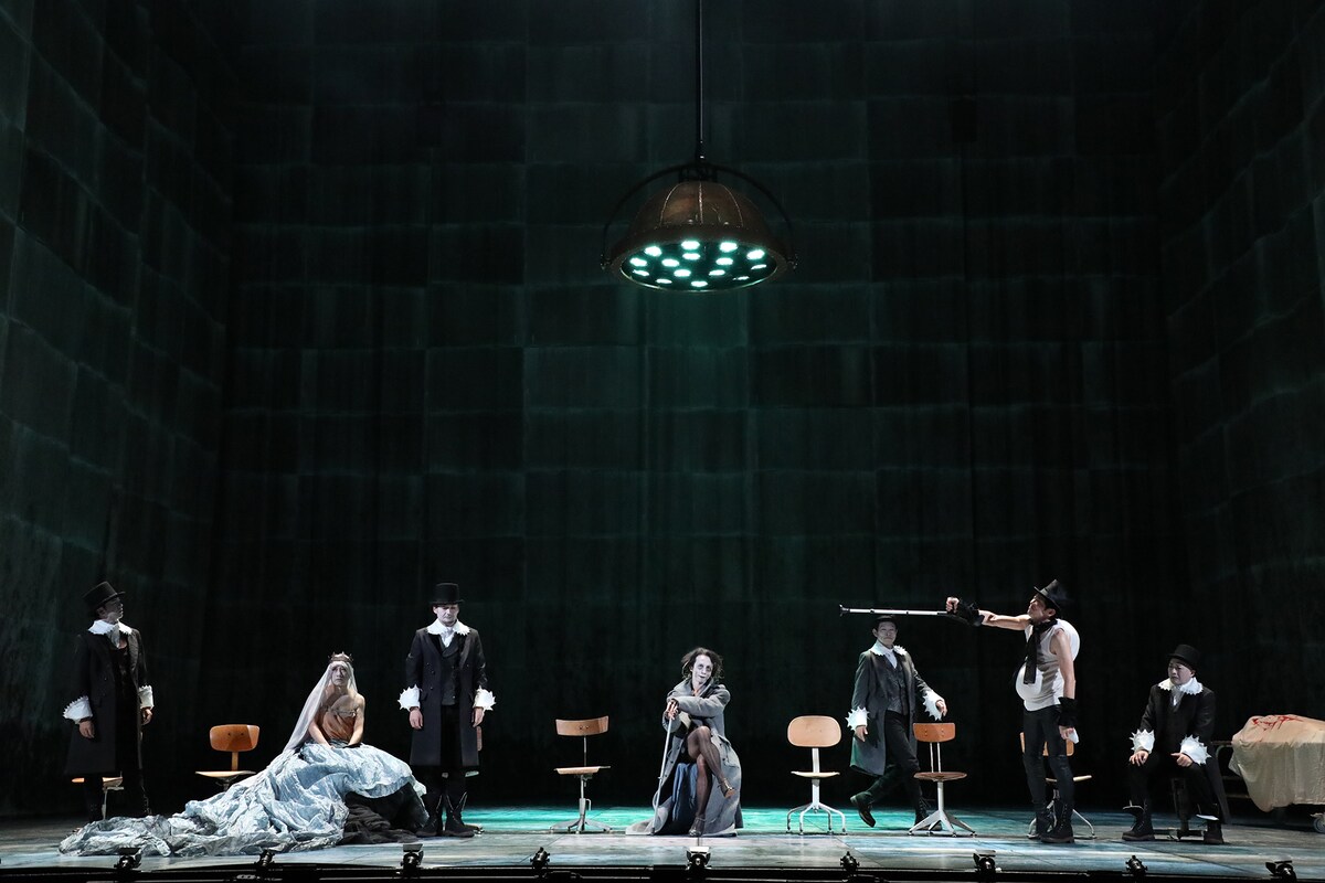 東京芸術祭2017「リチャード三世」より。（撮影：田中亜紀）