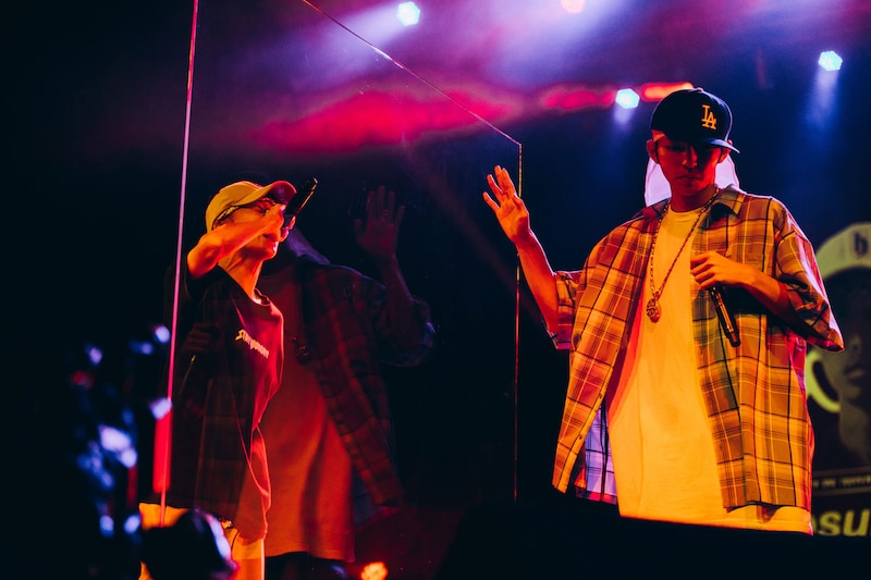 左からsosume、LARK FIEND。