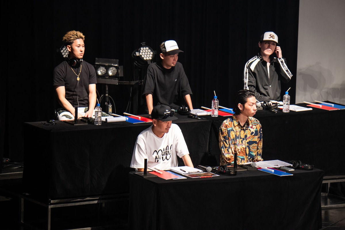 上段左からAuthority、泰斗 a.k.a. 裂固、Fuma no KTR、下段左からFORK、呂布カルマ。