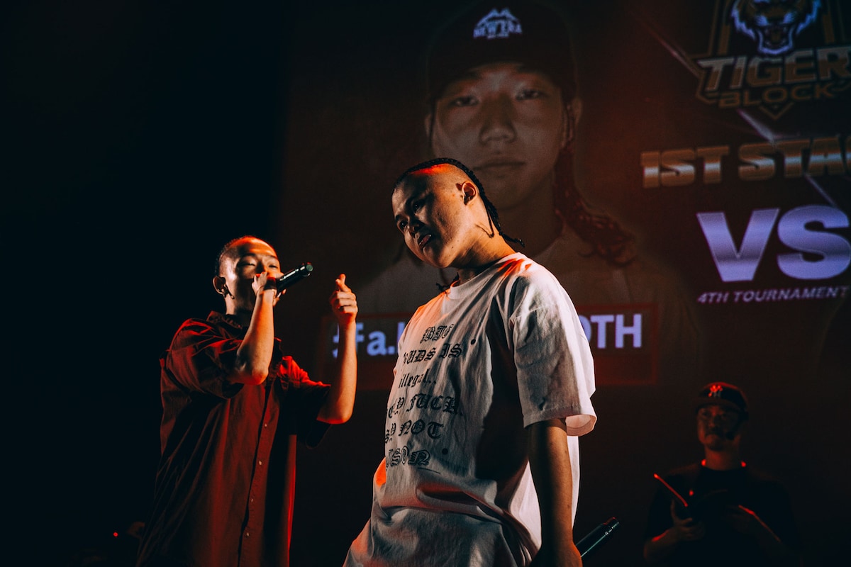 左から牙 a.k.a. ANTMOTH、BIG POSION。