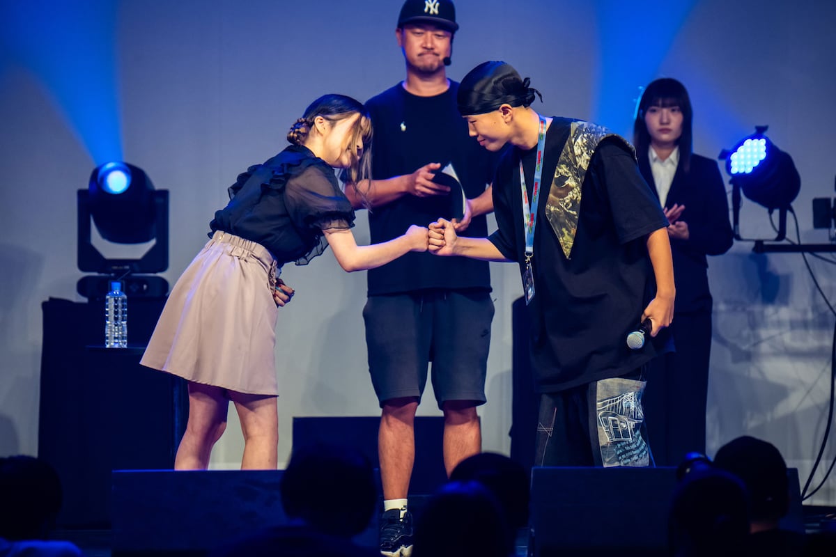 左から彼岸、$OLLY。