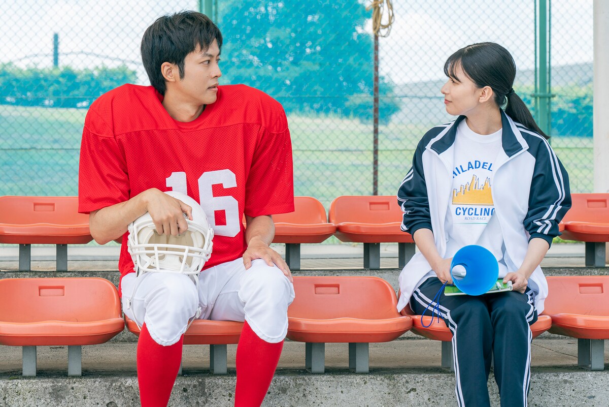 「ダンディ・ボーイ。」より、松坂桃李演じる吉男(左)と芳根京子扮するちはる(右)