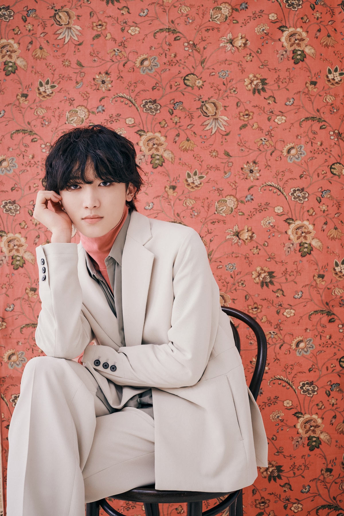 桜木雅哉 / 「結末は次のトラフィックライト」の色はバーミリオン。