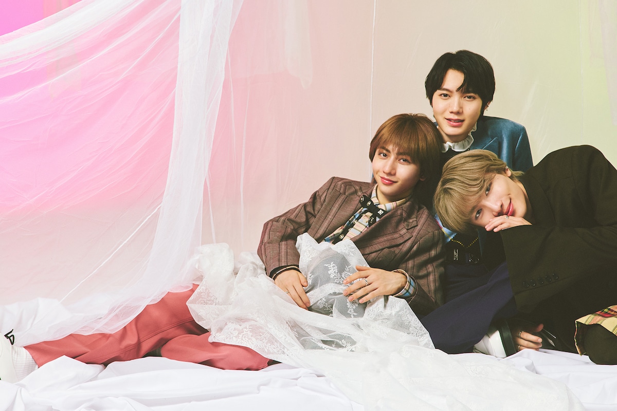 左から長野凌大、小泉光咲、桜木雅哉。