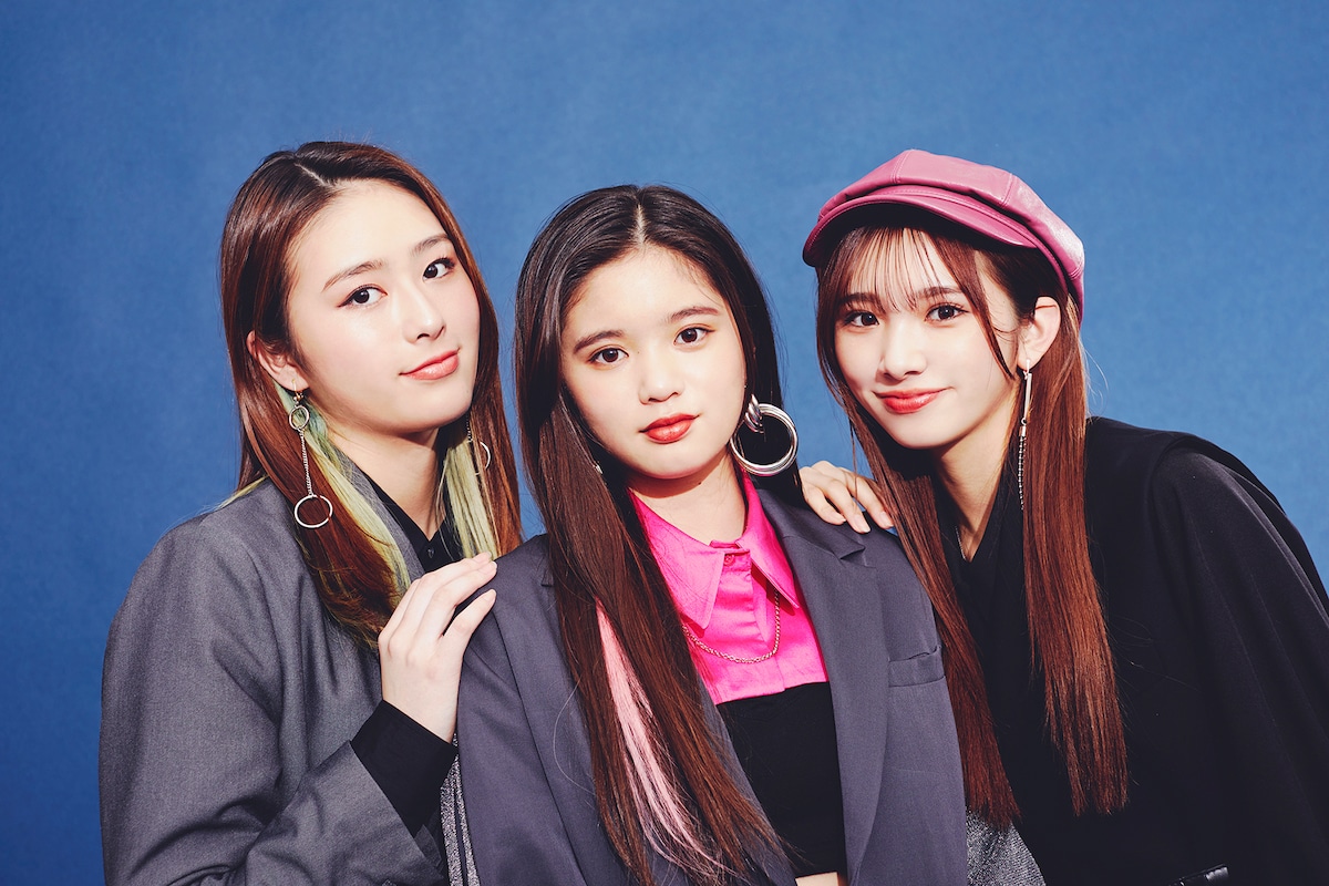 左から隅谷百花、原田都愛、山口綺羅。