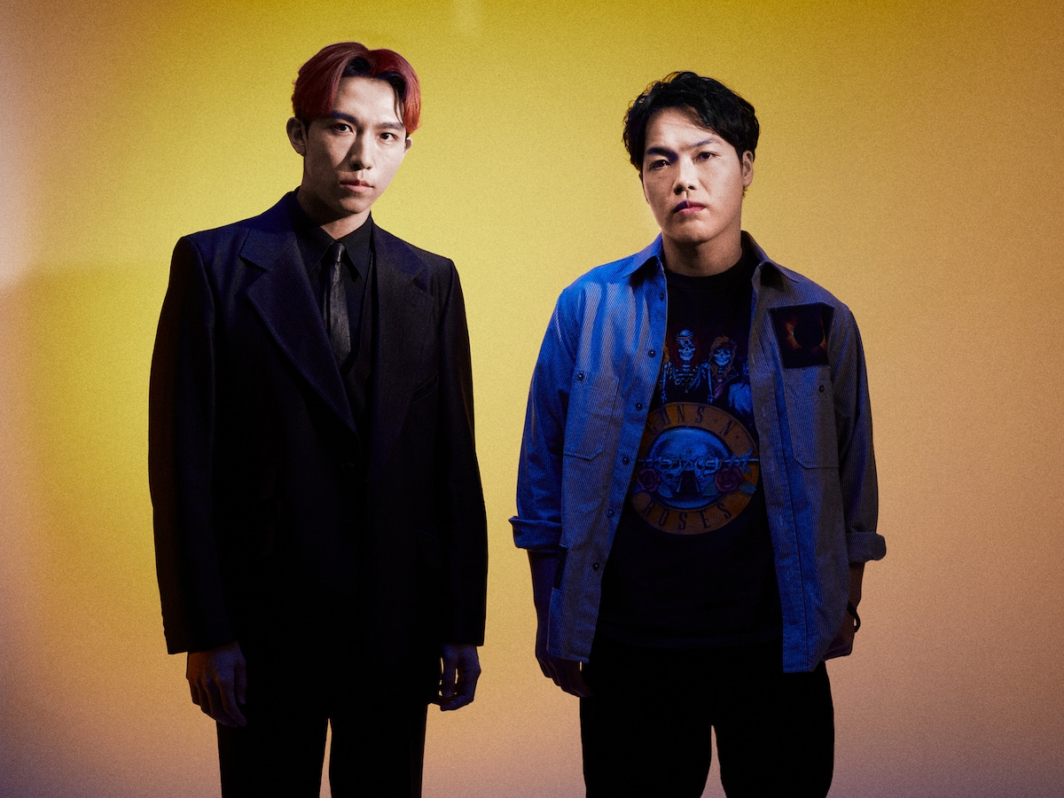 左から柳沢進太郎（go!go!vanillas）、田辺由明（マカロニえんぴつ）。