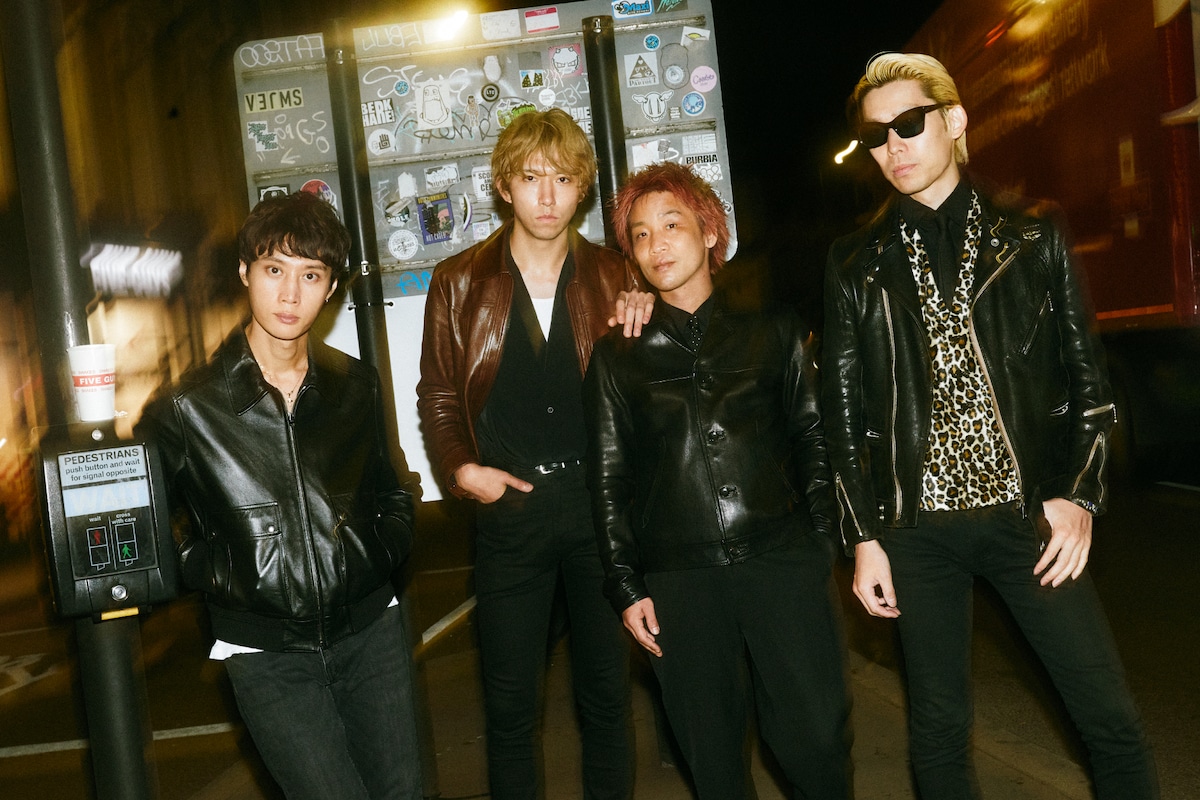 go!go!vanillas。左から牧達弥（Vo, G）、柳沢進太郎（G）、長谷川プリティ敬佑（B）、ジェットセイヤ（Dr）。