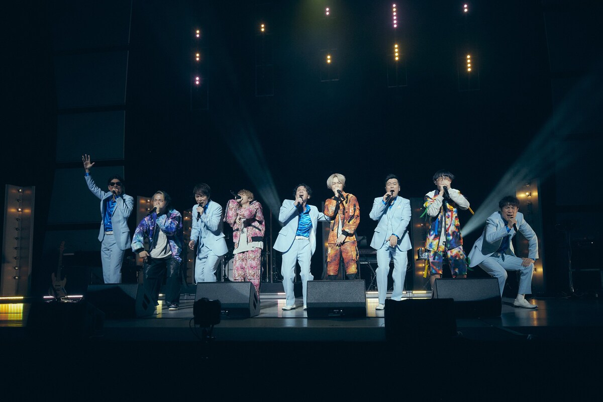 ゴスペラーズとSARUKANIによるコラボレーションの様子。