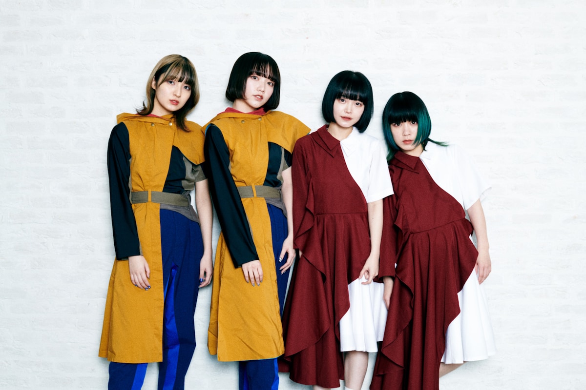 左からGO TO THE BEDSのキャ・ノン、月ノウサギ、PARADISESのチャンベイビー、ヤママチミキ。