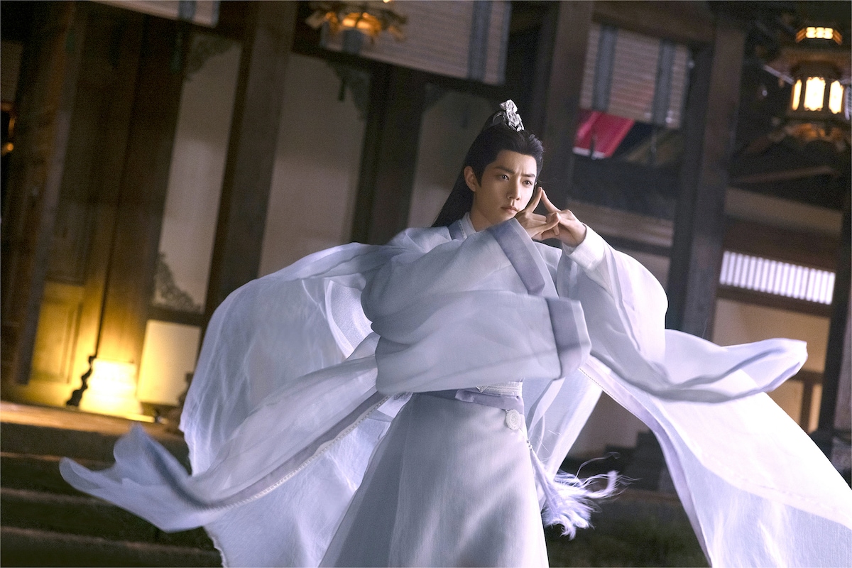 「玉骨遥(ぎょっこつよう)」より、シャオ・ジャン演じる時影(じえい)。