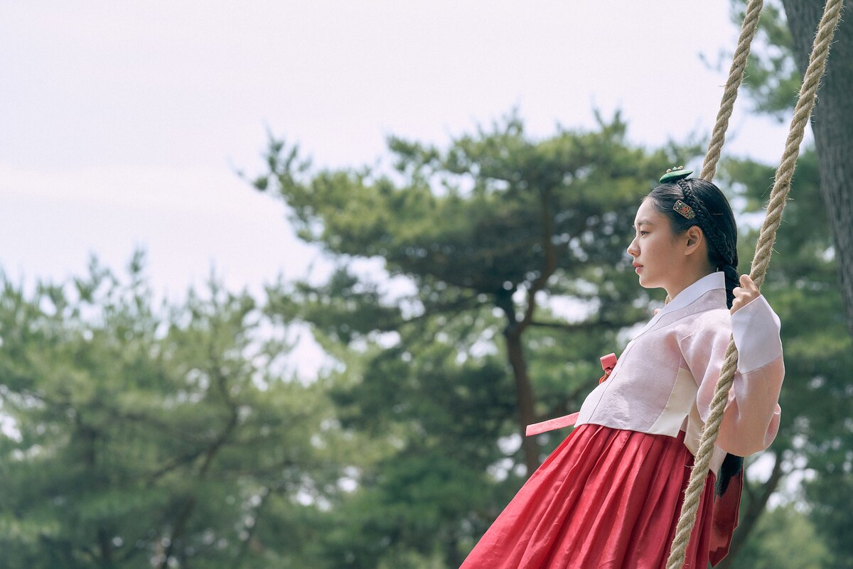 「恋人~あの日聞いた花の咲く音~」より、アン・ウンジン演じるユ・ギルチェ。