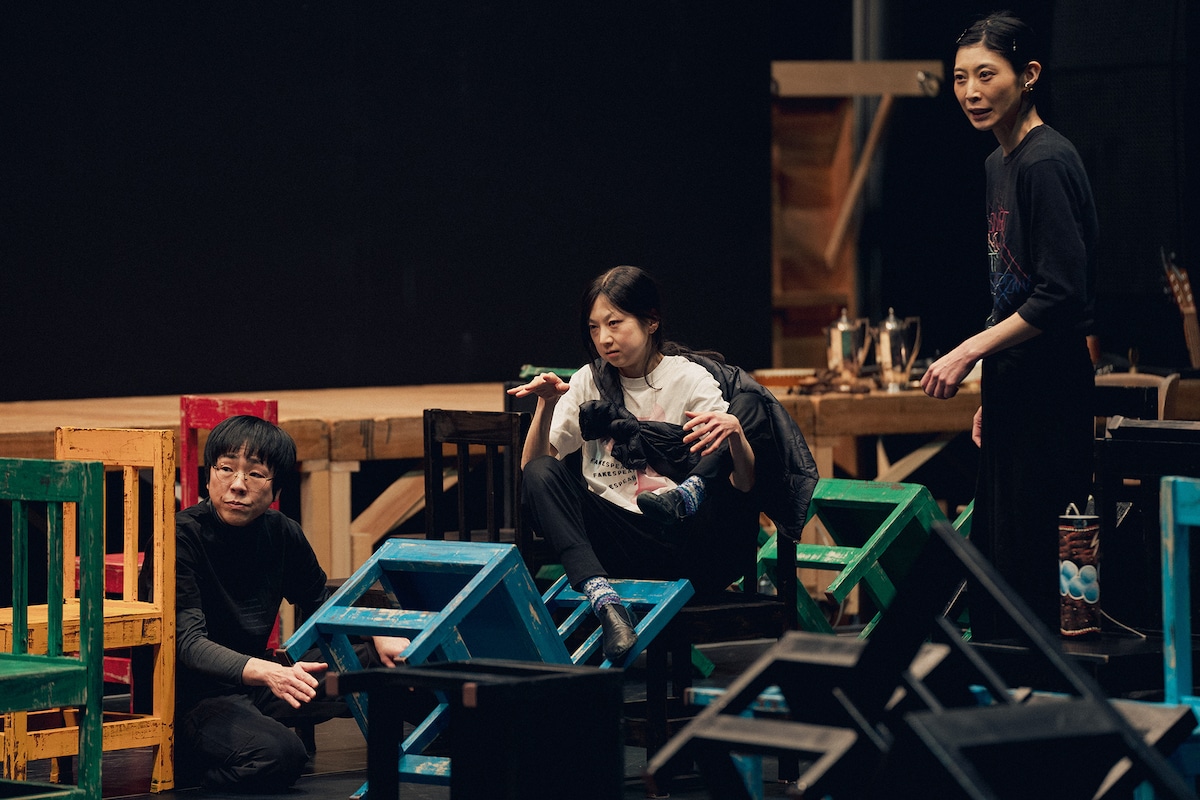 「マクベス」稽古より、左から井内ミワク、茂手木桜子、菊池明明。