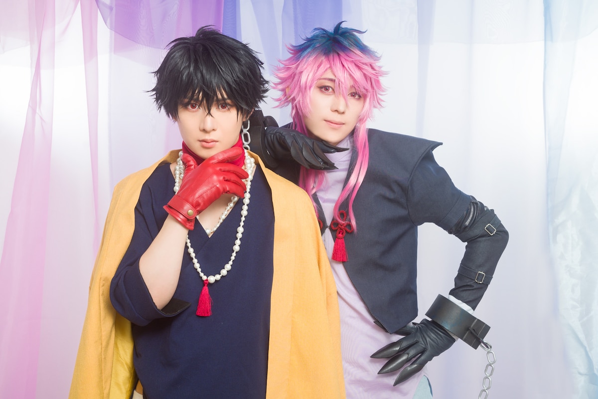 左から田村心扮する一葉、佐奈宏紀扮する滇紅。