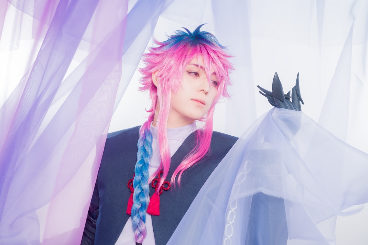 佐奈宏紀扮する滇紅。