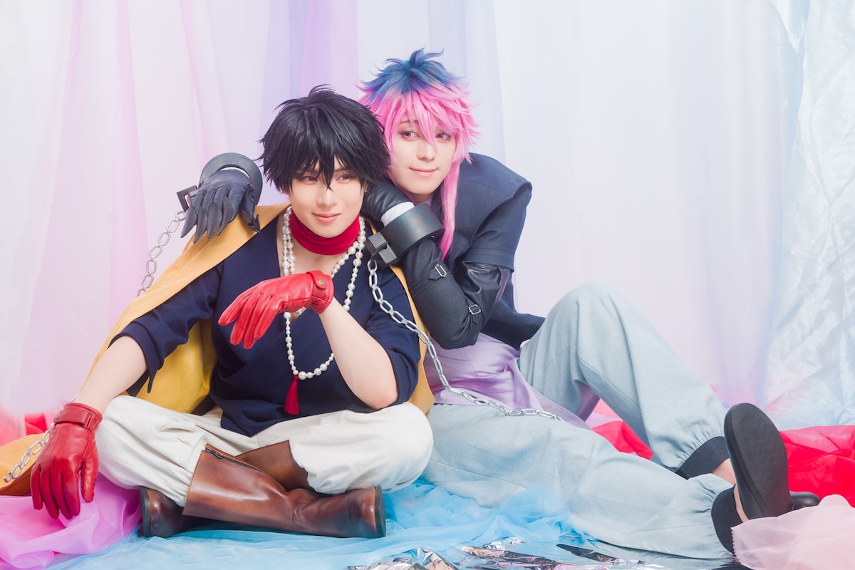 左から田村心扮する一葉、佐奈宏紀扮する滇紅。