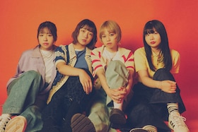 ハク。「世界が変わる時」インタビュー｜“遊び”から生まれる音楽と、その先に見えてきたバンドの進化