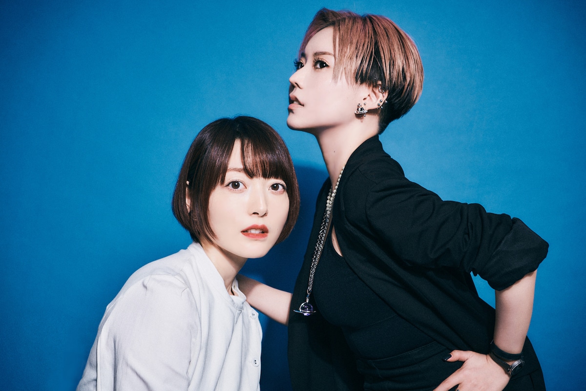 左から花澤香菜、雫（ポルカドットスティングレイ）。