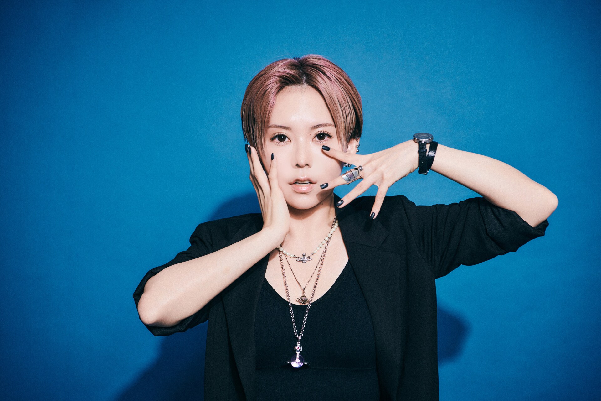 花澤香菜×雫 インタビュー｜相思相愛なコラボ曲「SHINOBI-NAI」は