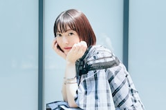 花澤香菜「灰色」インタビュー｜声優デビュー20周年、新曲「灰色」で開けた新たな引き出し