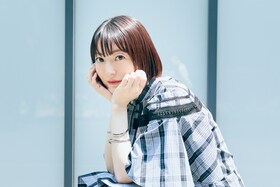 花澤香菜「灰色」インタビュー｜声優デビュー20周年、新曲「灰色」で開けた新たな引き出し