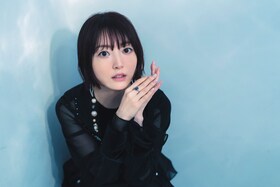 花澤香菜「インタリオ」インタビュー｜情報量多めのニューシングル、表題曲は人の暗い部分に寄り添うバラード