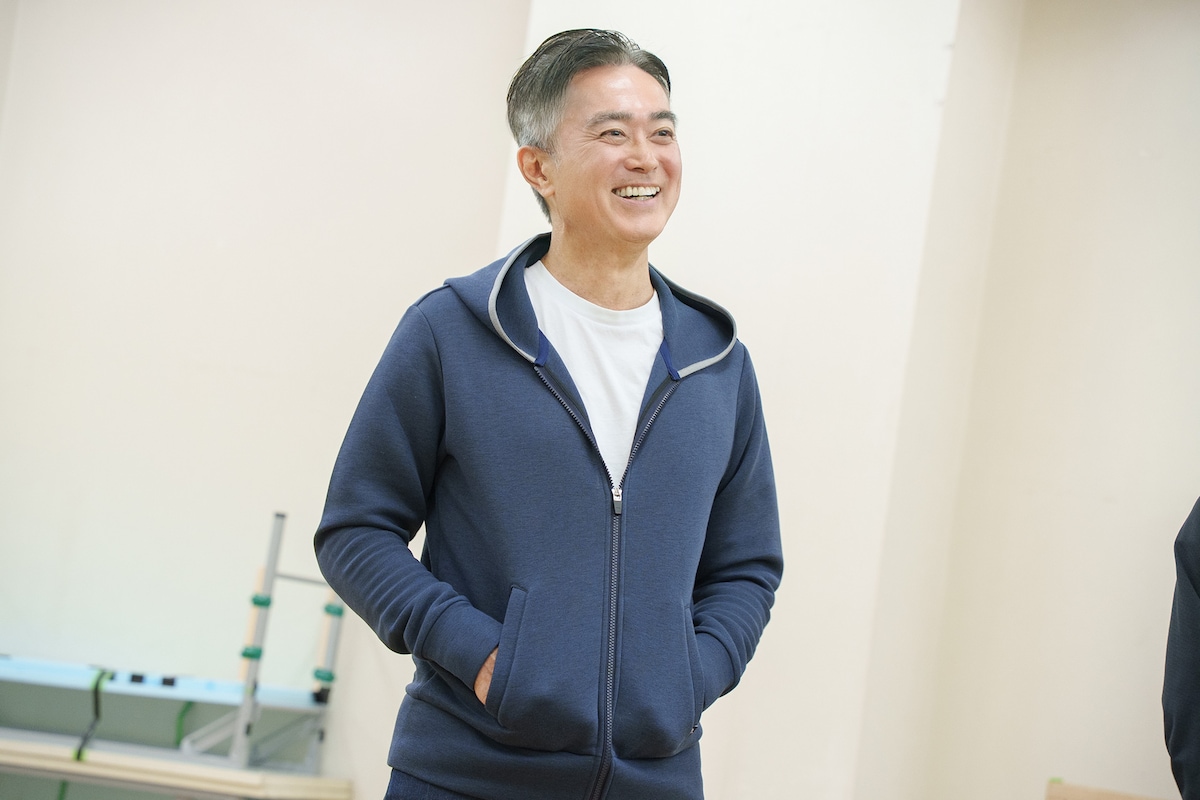 名倉憲太朗役の石黒賢。