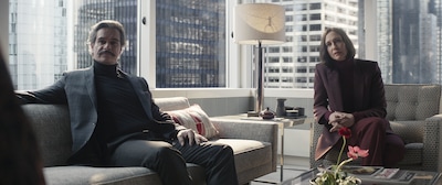 エレノア・ビショップ (ヴェラ・ファーミガ / 写真右)