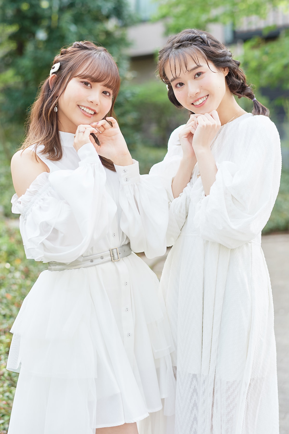 左から吉武千颯、熊田茜音。