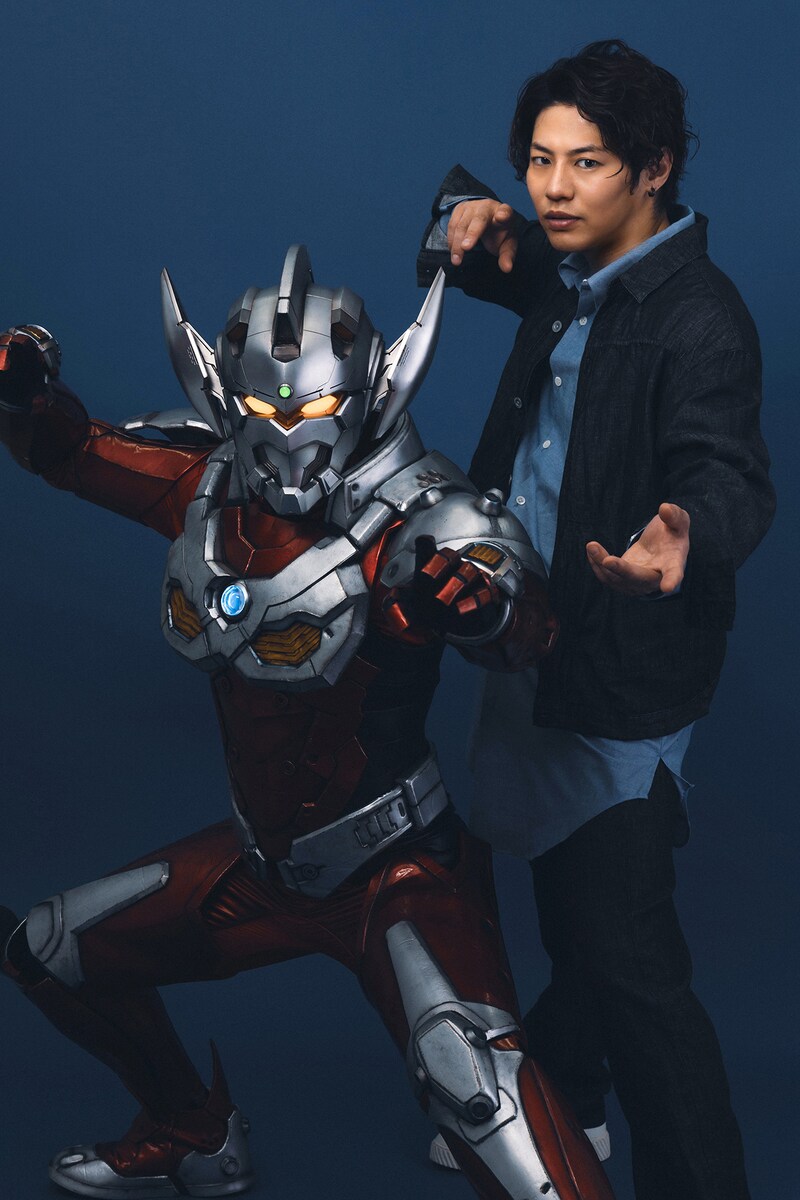 左からTARO SUIT、青柳尊哉。