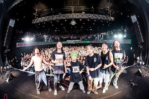 HEY-SMITH特集｜パンクバンドの1年が刻まれた初ドキュメントフィルムをレビュー