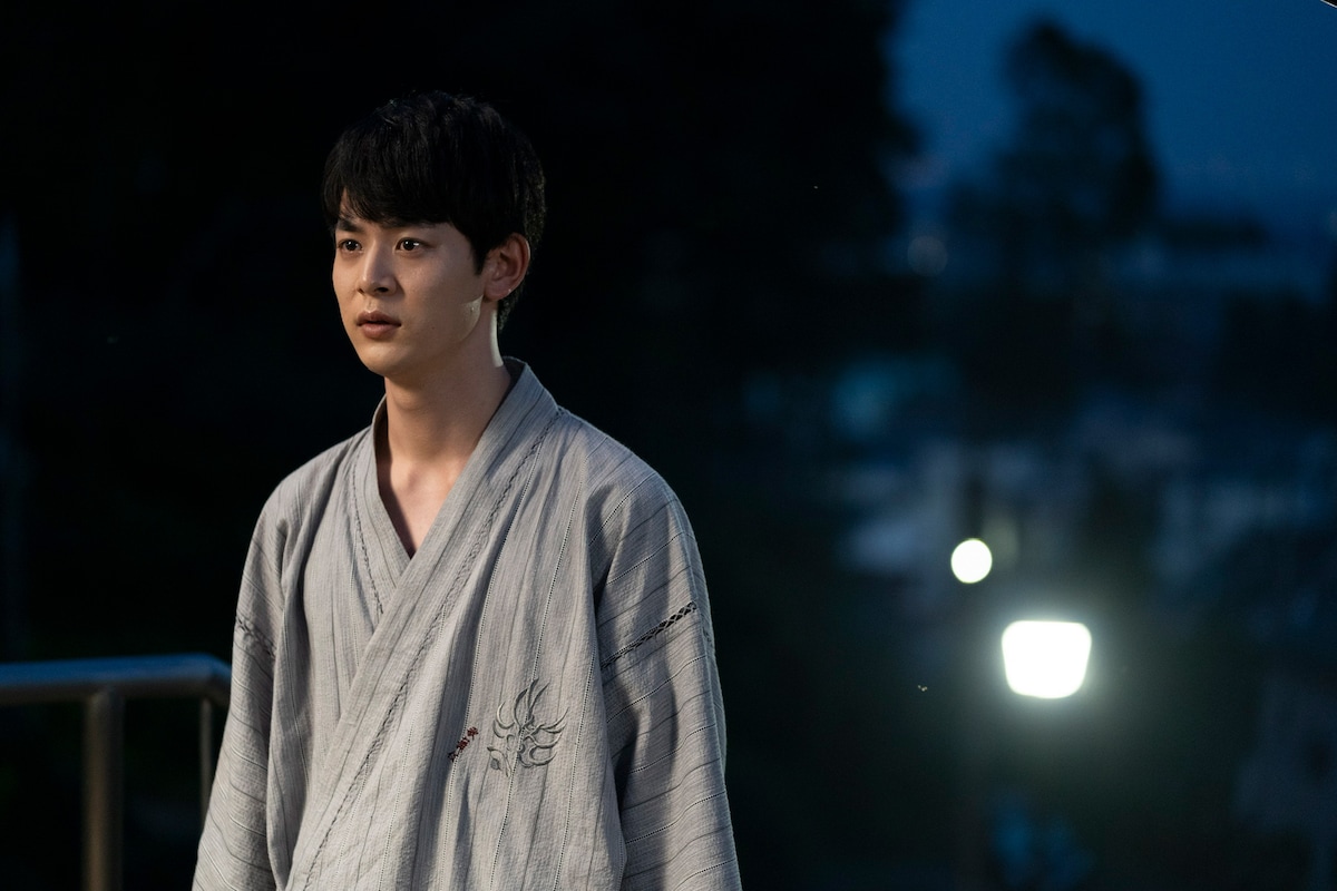 目標を見つけた太一は大学を辞めることに。複雑な思いを胸に、それぞれの道を歩き始める。その後2人は夏祭りで再会。お互いの気持ちをぶつけ合う。©「ひだまりが聴こえる」製作委員会