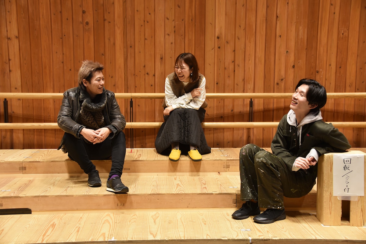 左から井上ほたてひも、山田佳奈、益山寛司。